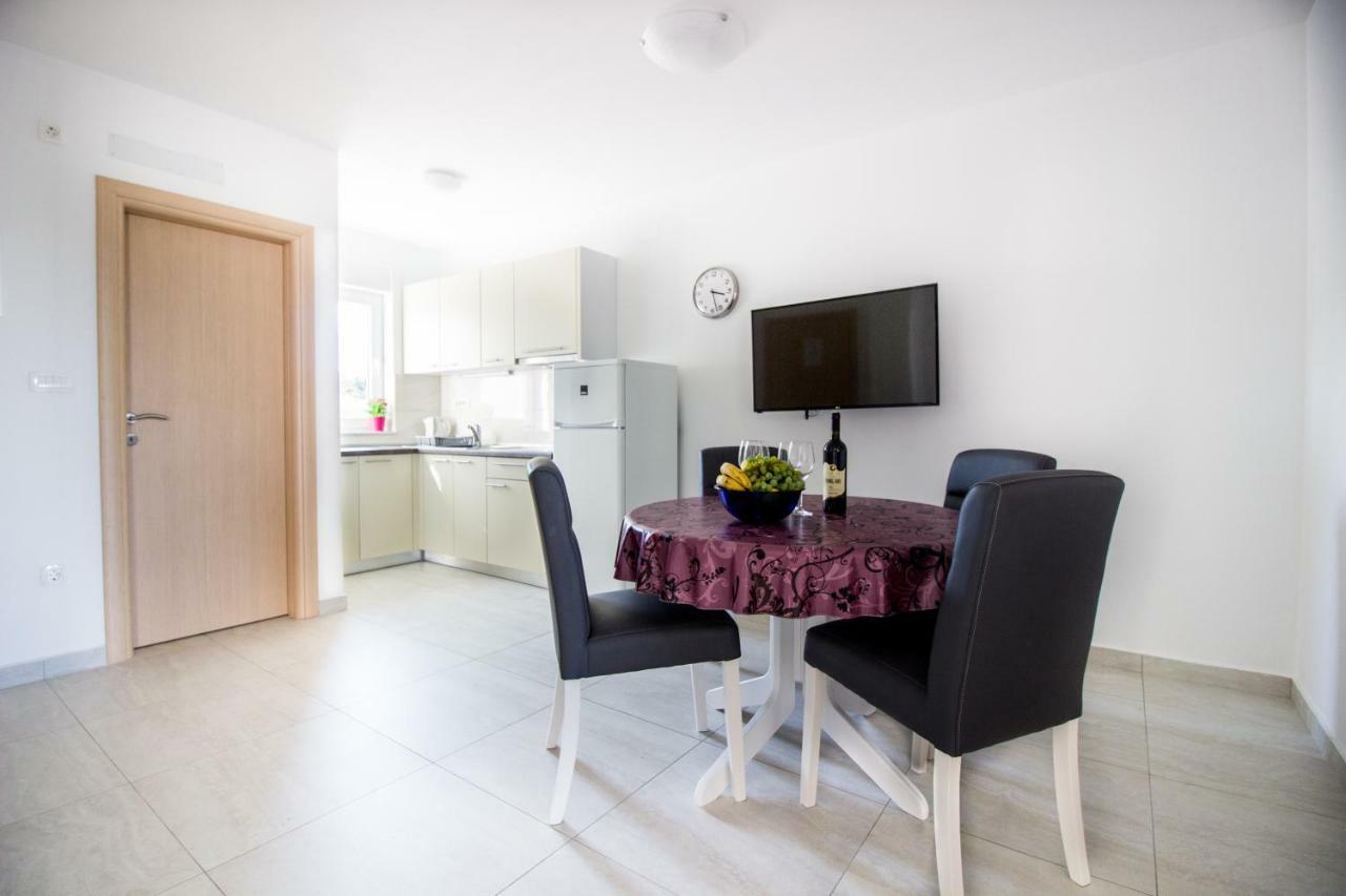 Apartament Colic Nijvice Zewnętrze zdjęcie